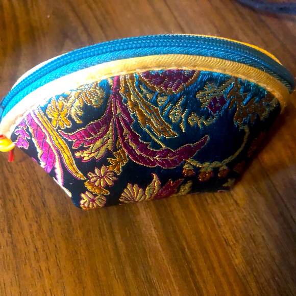 Tops - Mystery 📦⁉️ jewelry pouch